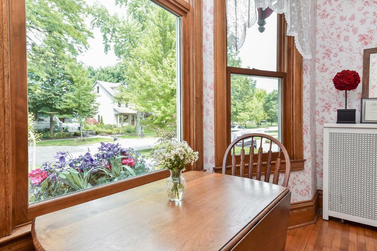 Harrison House Bed & Breakfast Naperville Esterno foto
