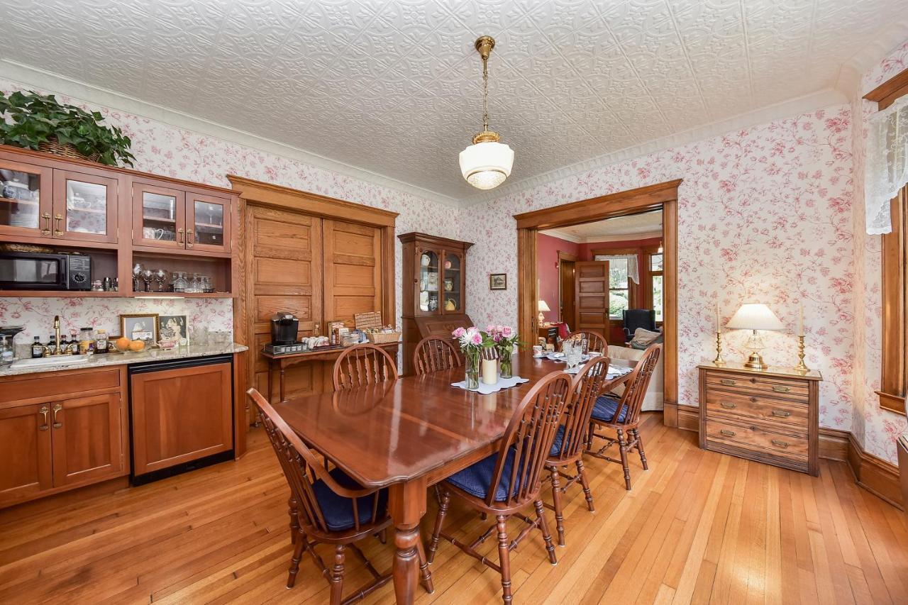 Harrison House Bed & Breakfast Naperville Esterno foto